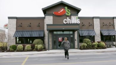 chili's lunch hours