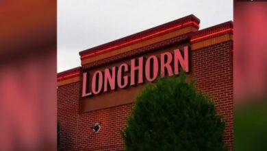 longhorn lunch hours